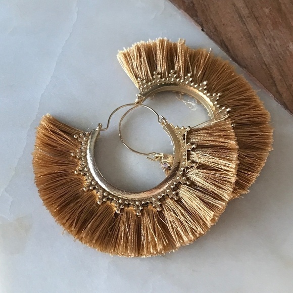 Stunning Ocre/tan Boho fringe Earrings with gold - Picture 1 of 1